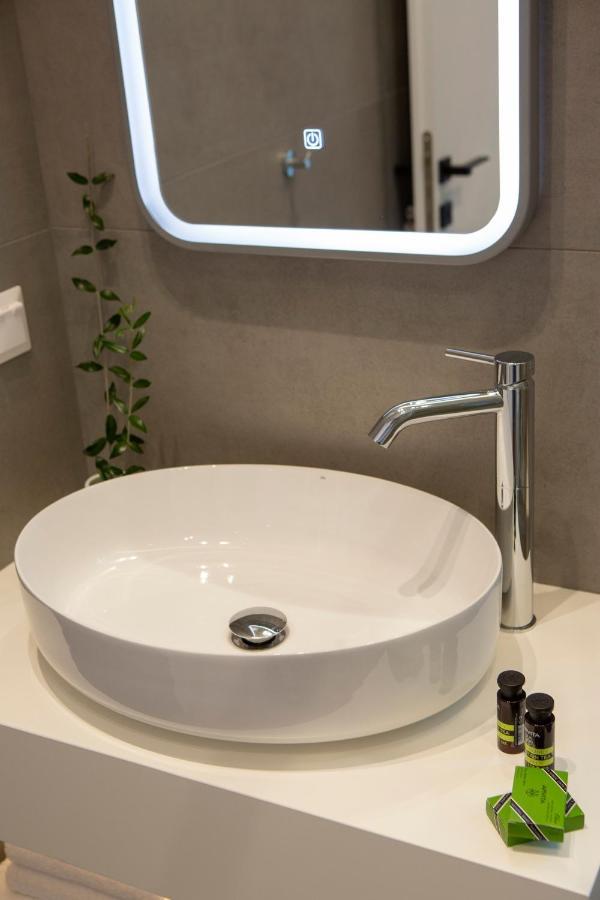 Elianthi Luxury Apartment Nikiana